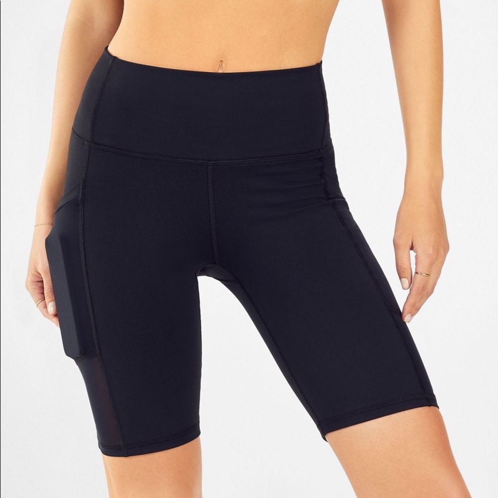 Mila High-Waisted Pocket Short 9 -Fabletics